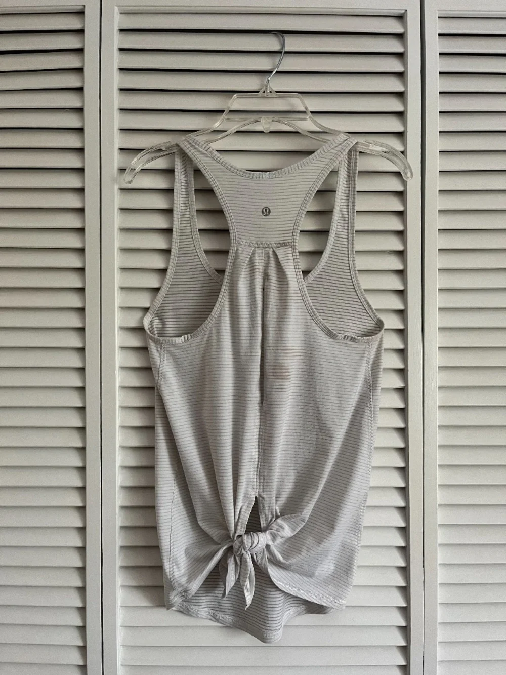Lululemon Salute The Sun Tank top light grey fits size 2 or 4